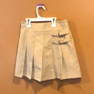 Girls tan skirt like new